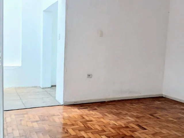 Casa 4 quartos e 2 banheiros, para alugar, no bairro Vila Monumento em São Paulo