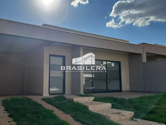 Casa 3 quartos e 4 banheiros, à venda, no bairro Conjunto Residencial Storil em Aparecida de Goiânia