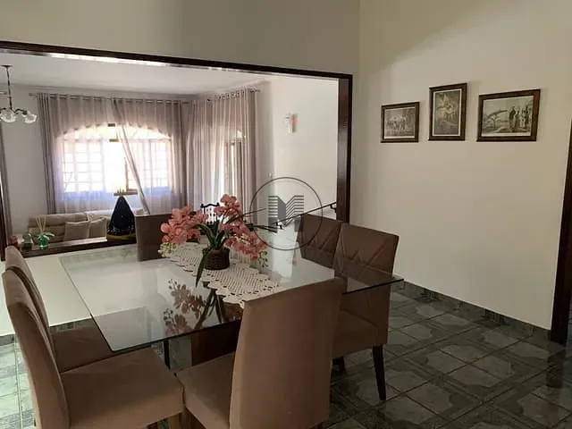 Casa 3 quartos e 3 banheiros, à venda, no bairro Belvedere Club dos 500 em Guaratinguetá