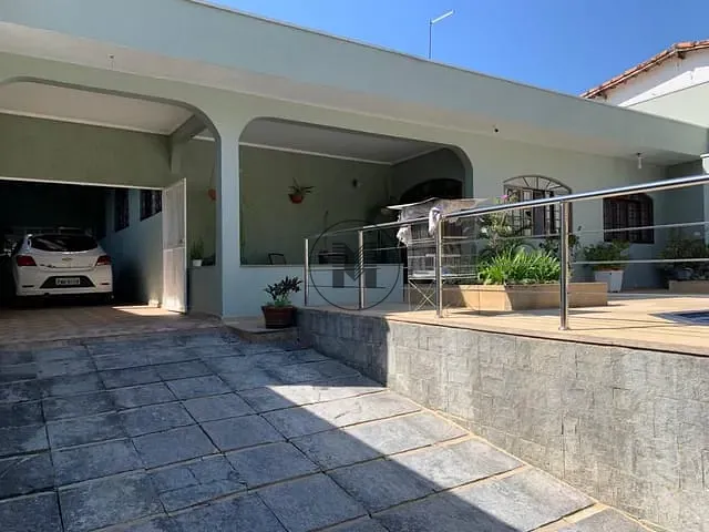 Casa 3 quartos e 3 banheiros, à venda, no bairro Belvedere Club dos 500 em Guaratinguetá