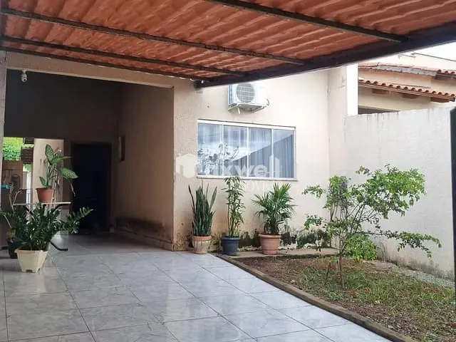 Casa com 180m² 2 quartos e 2 banheiros, à venda, no bairro Independência - 1º Complemento Setor das Mansões em Aparecida de Goiânia