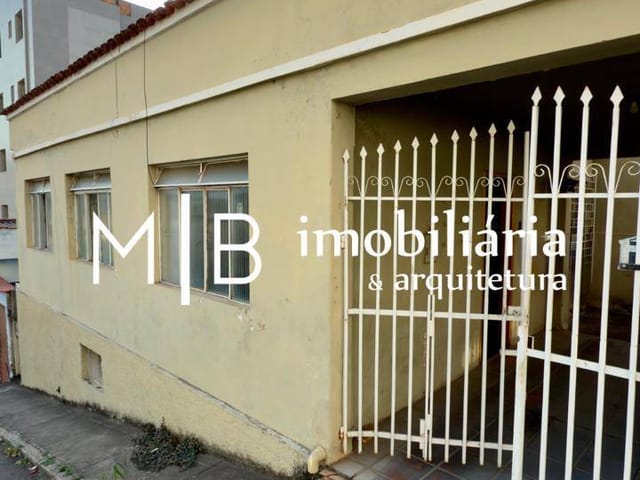 Casa 1 quarto e 1 banheiro, à venda, no bairro Centro em Lavras