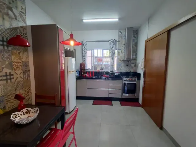 Casa 3 quartos e 2 banheiros, à venda, no bairro Messiânico em Londrina
