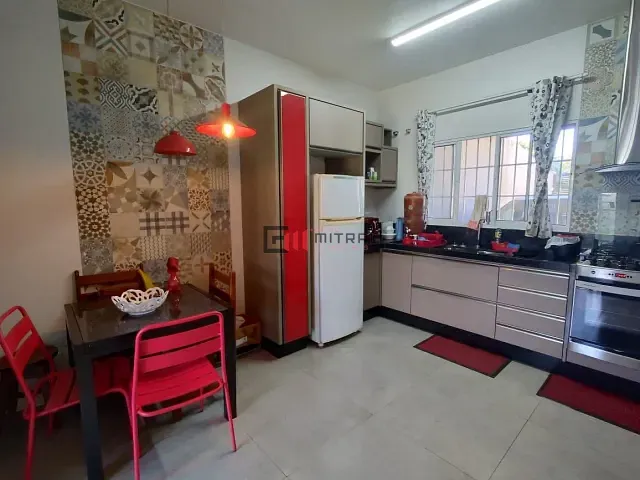 Casa 3 quartos e 2 banheiros, à venda, no bairro Messiânico em Londrina