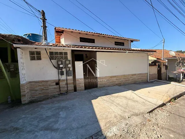 Casa 2 quartos e 1 banheiro, para alugar, no bairro Centro em Maricá