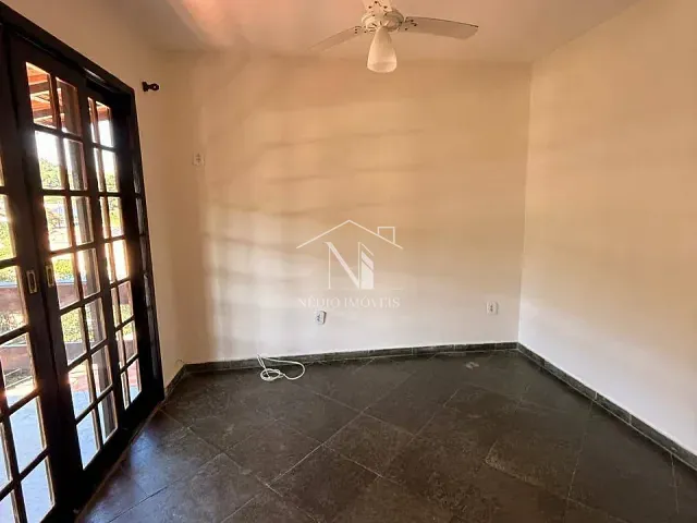 Casa 2 quartos e 1 banheiro, para alugar, no bairro Centro em Maricá