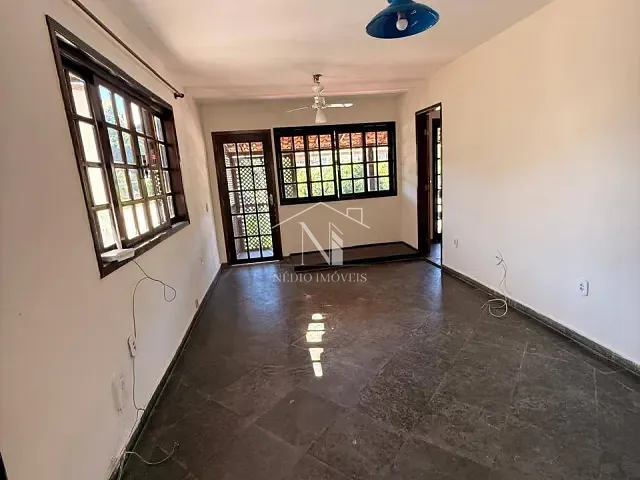 Casa 2 quartos e 1 banheiro, para alugar, no bairro Centro em Maricá