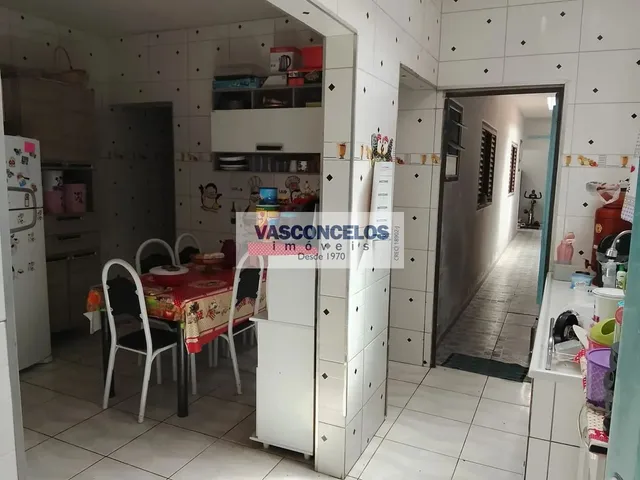 Casa com 10m² 2 quartos e 2 banheiros, à venda, no bairro Jardim Castanheira em São José Dos Campos