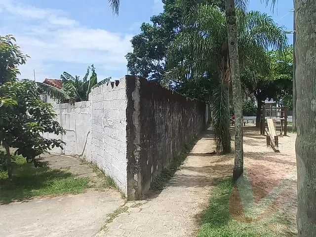 Casa com 301m² 2 quartos e 1 banheiro, à venda, no bairro Samambaia em Praia Grande