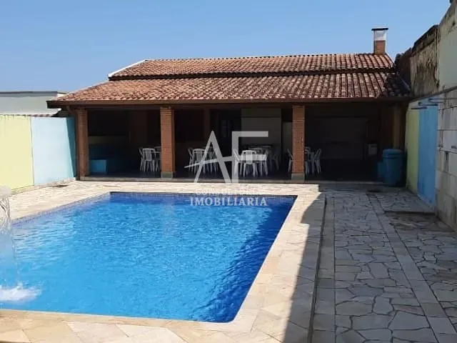 Casa com 250m² 1 quarto e 1 banheiro, à venda, no bairro Conjunto Residencial Araretama em Pindamonhangaba