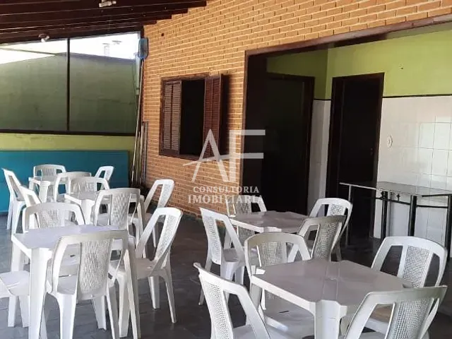 Casa com 250m² 1 quarto e 1 banheiro, à venda, no bairro Conjunto Residencial Araretama em Pindamonhangaba