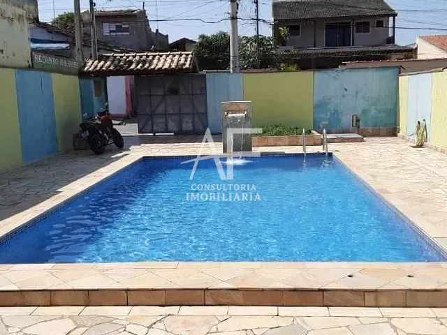 Casa com 250m² 1 quarto e 1 banheiro, à venda, no bairro Conjunto Residencial Araretama em Pindamonhangaba
