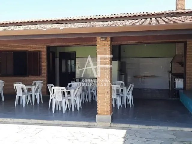 Casa com 250m² 1 quarto e 1 banheiro, à venda, no bairro Conjunto Residencial Araretama em Pindamonhangaba