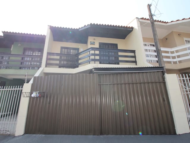 Casa com 98m² 3 quartos e 3 banheiros, para alugar, no bairro Orfãs em Ponta Grossa