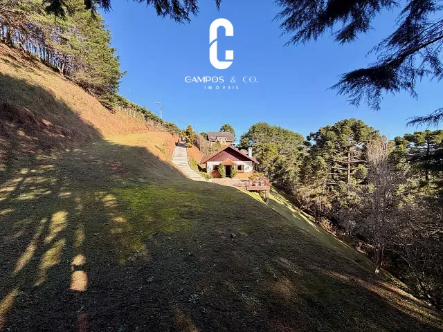 Casa com 2455m² 3 quartos e 2 banheiros, à venda, no bairro COND. FLORESTAL CLUBE em Campos do Jordão
