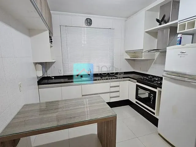 Casa com 250m² 4 quartos e 3 banheiros, à venda, no bairro Village das Flores em Caçapava