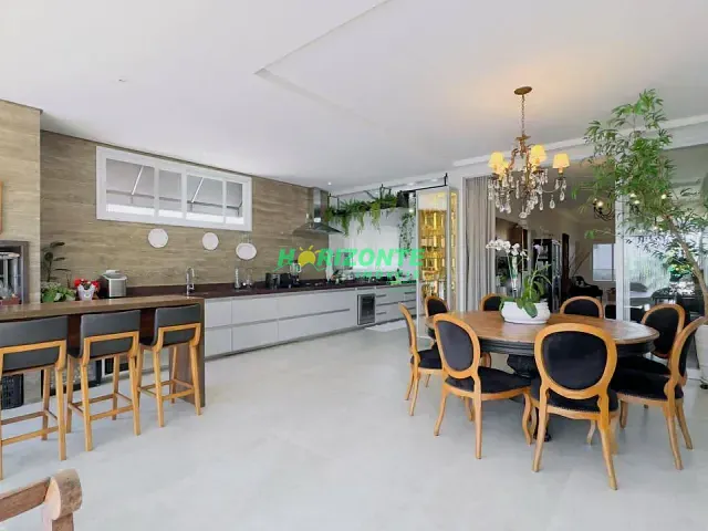 Casa com 575m² 4 quartos e 5 banheiros, à venda ou para alugar, no bairro Condomínio Residencial Alphaville II em São José dos Campos