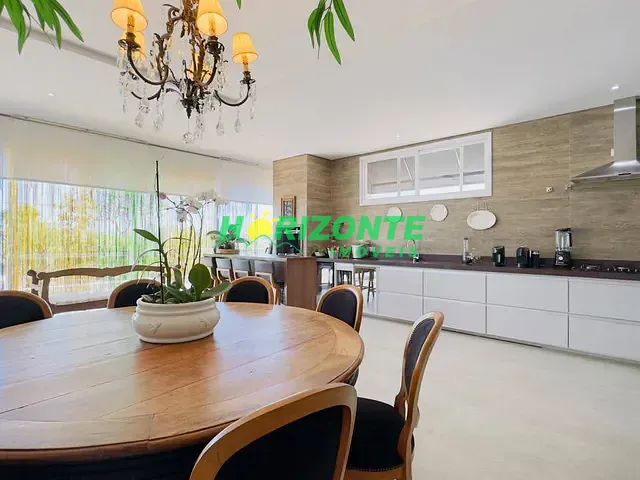 Casa com 575m² 4 quartos e 5 banheiros, à venda ou para alugar, no bairro urbanova em São José dos Campos