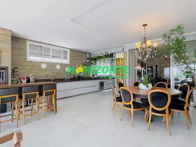 Casa com 575m² 4 quartos e 5 banheiros, à venda ou para alugar, no bairro urbanova em São José dos Campos