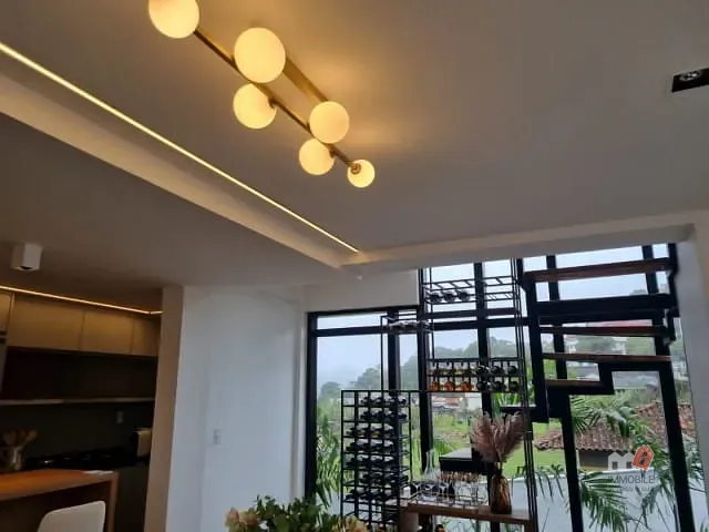Casa à venda, no bairro Valparaíso em Petrópolis