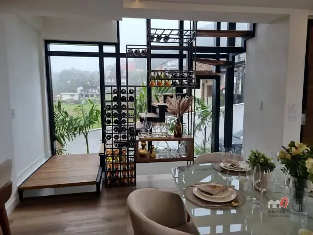 Casa à venda, no bairro Valparaíso em Petrópolis
