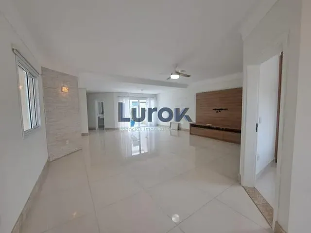 Casa com 400m² 3 quartos e 5 banheiros, à venda ou para alugar, no bairro Nações em Valinhos