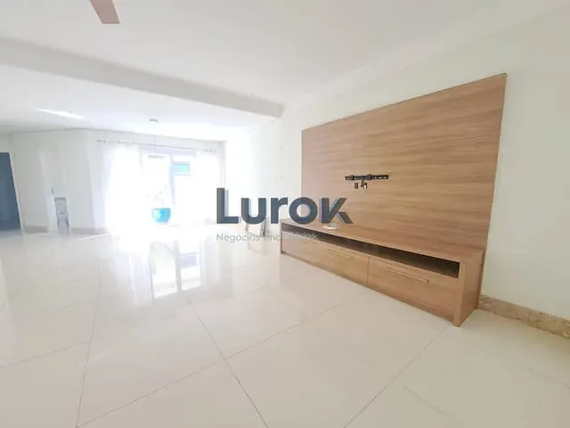 Casa com 400m² 3 quartos e 5 banheiros, à venda ou para alugar, no bairro Nações em Valinhos