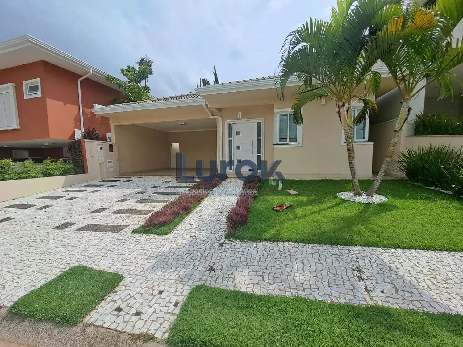 Casa, 3 quartos, 237 m² - Foto 1