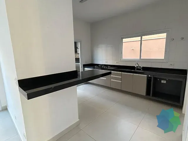 Casa com 300m² 3 quartos e 4 banheiros, à venda, no bairro Jardim Residencial Maria Dulce em Indaiatuba