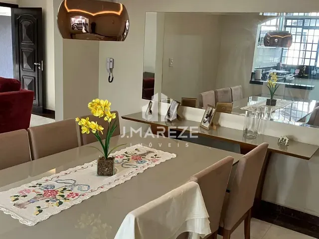 Casa 4 quartos e 3 banheiros, à venda, no bairro Núcleo Habitacional Parigot de Souza em Apucarana