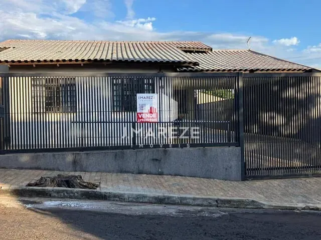 Casa 4 quartos e 3 banheiros, à venda, no bairro Núcleo Habitacional Parigot de Souza em Apucarana