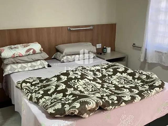 Casa 4 quartos e 3 banheiros, à venda, no bairro Núcleo Habitacional Parigot de Souza em Apucarana