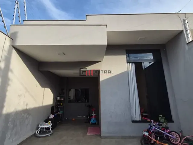 Casa 3 quartos e 3 banheiros, à venda, no bairro Santa Mônica em Londrina