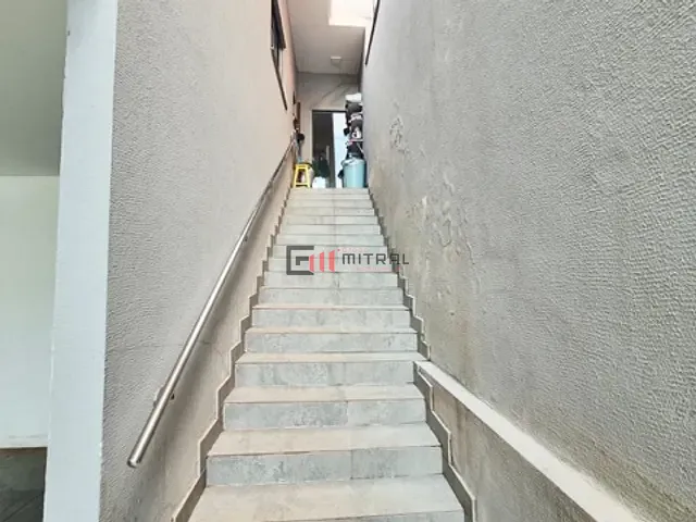 Casa 3 quartos e 3 banheiros, à venda, no bairro Santa Mônica em Londrina