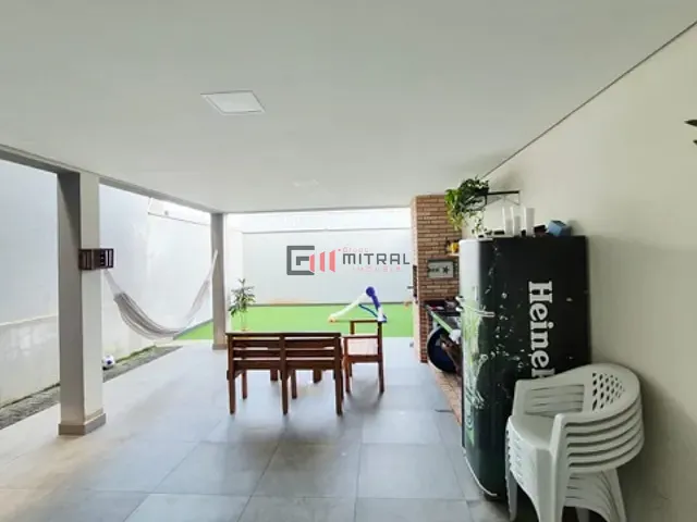 Casa 3 quartos e 3 banheiros, à venda, no bairro Santa Mônica em Londrina