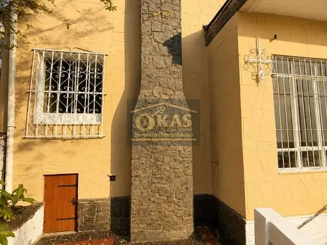 Casa com 400m² 3 quartos e 2 banheiros, à venda, no bairro Centro em Poá