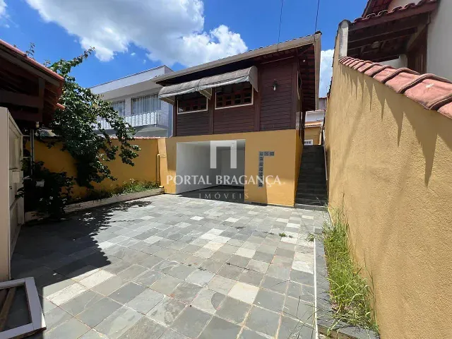 Casa com 180m² 2 quartos e 2 banheiros, à venda, no bairro Santa Luzia em Bragança Paulista