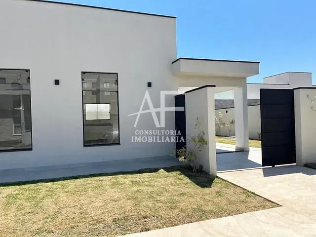 Casa com 257m² 3 quartos e 2 banheiros, à venda, no bairro Parque São Luís em Taubaté