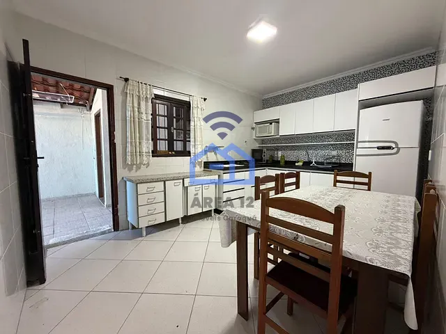 Casa com 308m² 3 quartos e 3 banheiros, à venda, no bairro Indaiá em Caraguatatuba