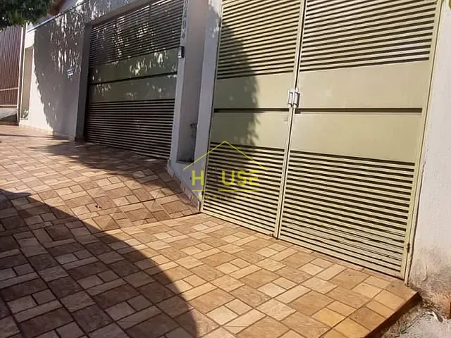 Casa com 284m² 4 quartos e 1 banheiro, à venda, no bairro Jardim Alvorada em Votuporanga