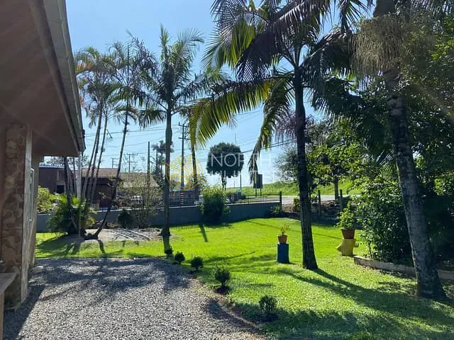 Casa com 1300m² 3 quartos e 2 banheiros, à venda, no bairro Rio Bonito (Pirabeiraba) em Joinville