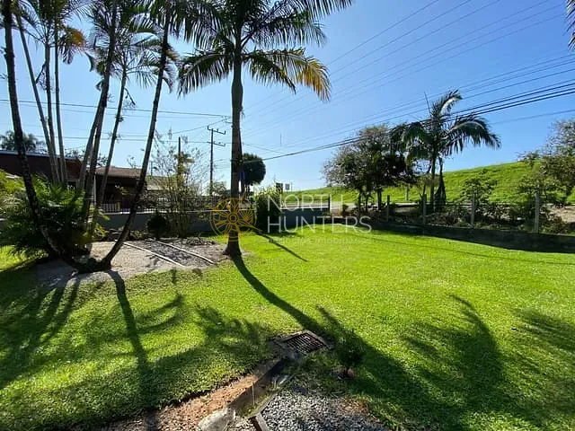 Casa com 1300m² 3 quartos e 2 banheiros, à venda, no bairro Rio Bonito (Pirabeiraba) em Joinville