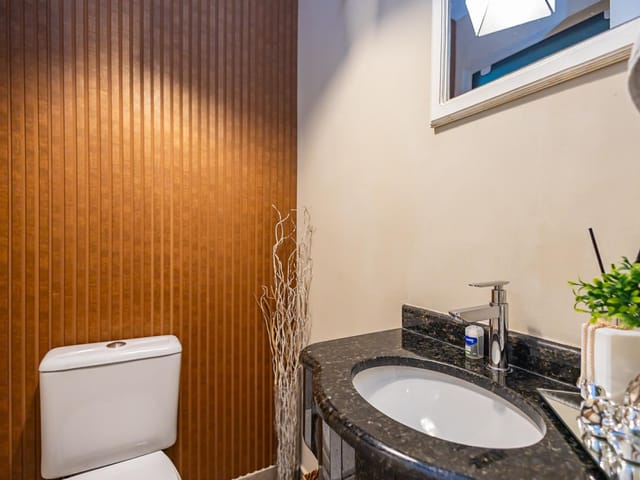 Casa 2 quartos e 3 banheiros, à venda, no bairro CAMPO COMPRIDO em Curitiba