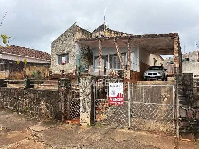Casa à venda, no bairro Centro em Apucarana
