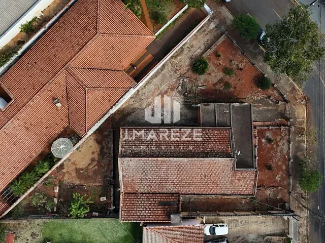 Casa à venda, no bairro Centro em Apucarana