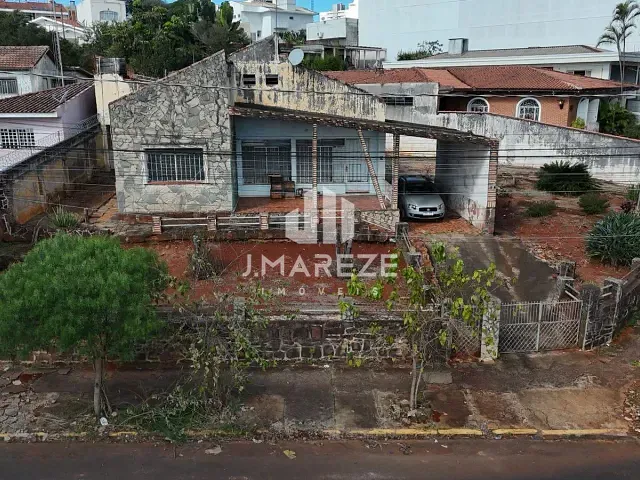 Casa à venda, no bairro Centro em Apucarana