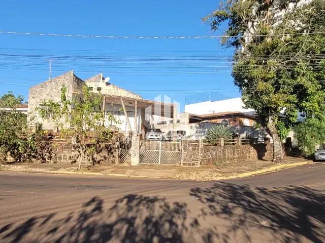 Casa à venda, no bairro Centro em Apucarana