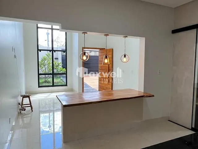 Casa com 209m² 3 quartos e 2 banheiros, à venda, no bairro Cardoso em Aparecida de Goiânia