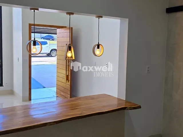 Casa com 209m² 3 quartos e 2 banheiros, à venda, no bairro Cardoso em Aparecida de Goiânia