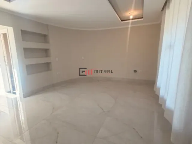 Casa 2 quartos e 3 banheiros, à venda, no bairro Residencial Abussafe em Londrina